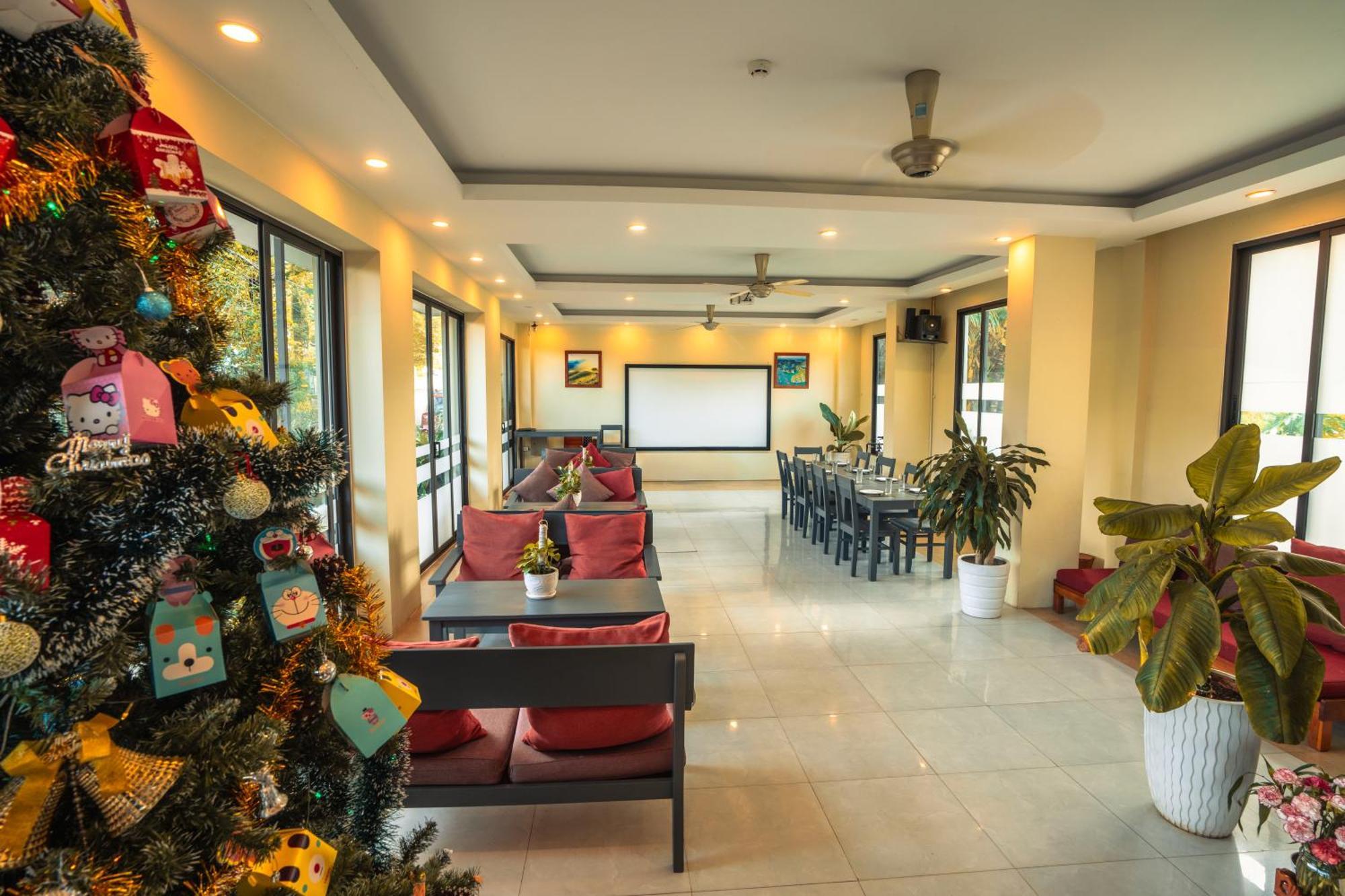 Golden Daisy Hotel Phu Quoc Buitenkant foto