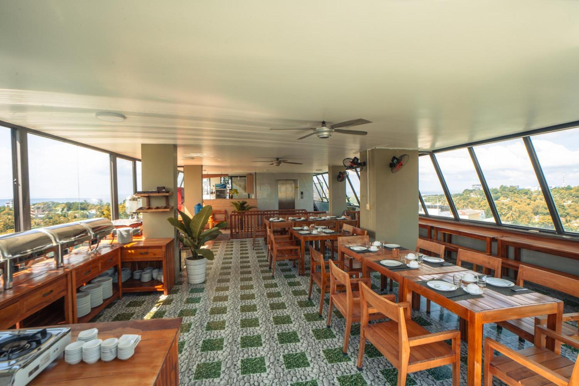 Golden Daisy Hotel Phu Quoc Buitenkant foto