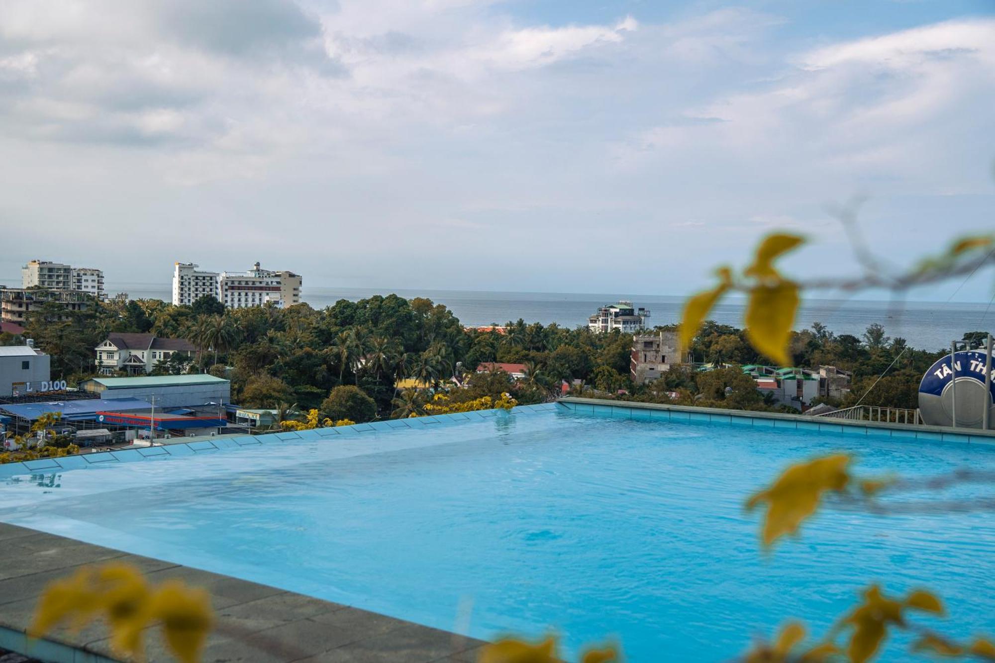 Golden Daisy Hotel Phu Quoc Buitenkant foto