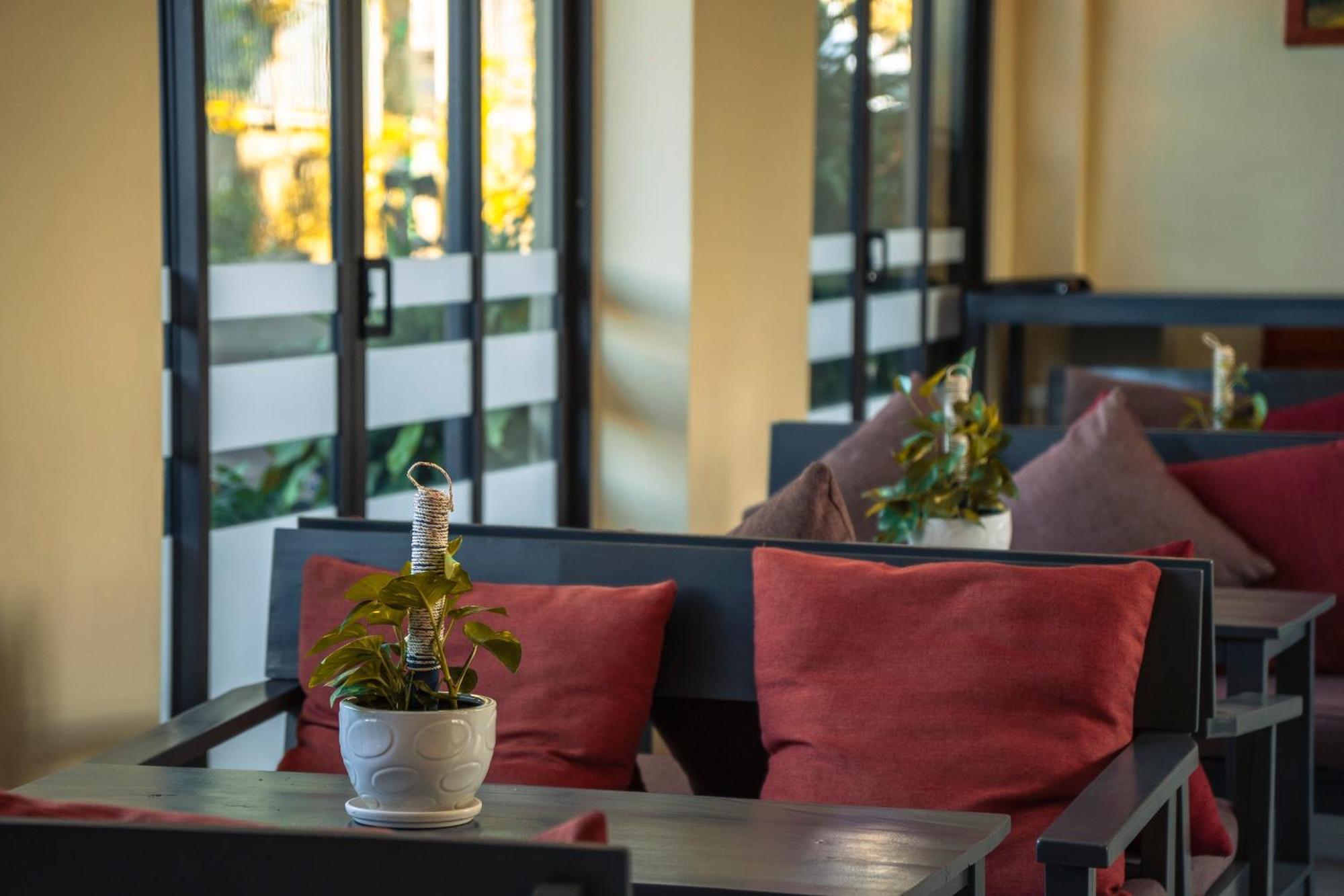 Golden Daisy Hotel Phu Quoc Buitenkant foto
